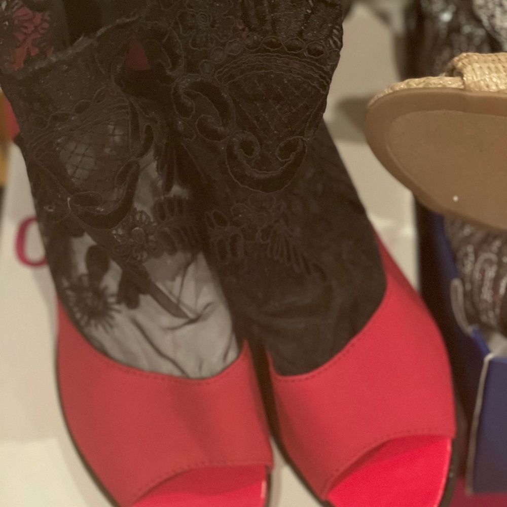 Red shoe with black lace top. Size 9